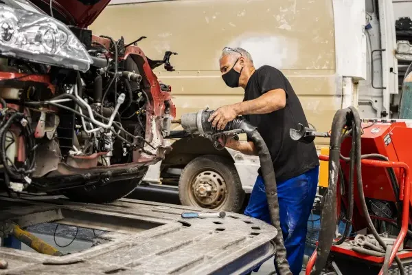 7 Reasons To Trust Auto Body Shops In Aurora, Colorado For Your Car Repairs